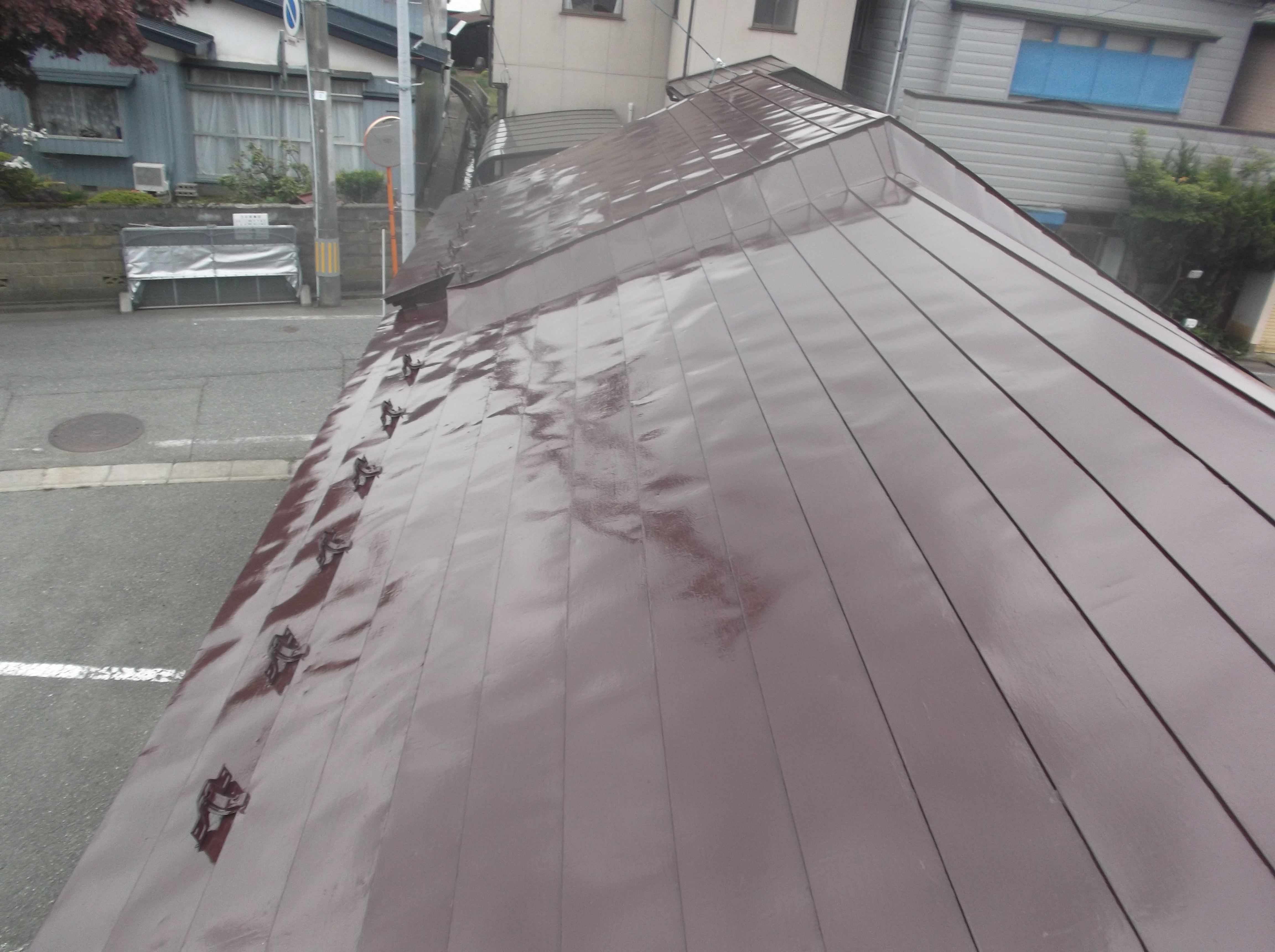 屋根の塗装工事完工（秋田市牛島東）