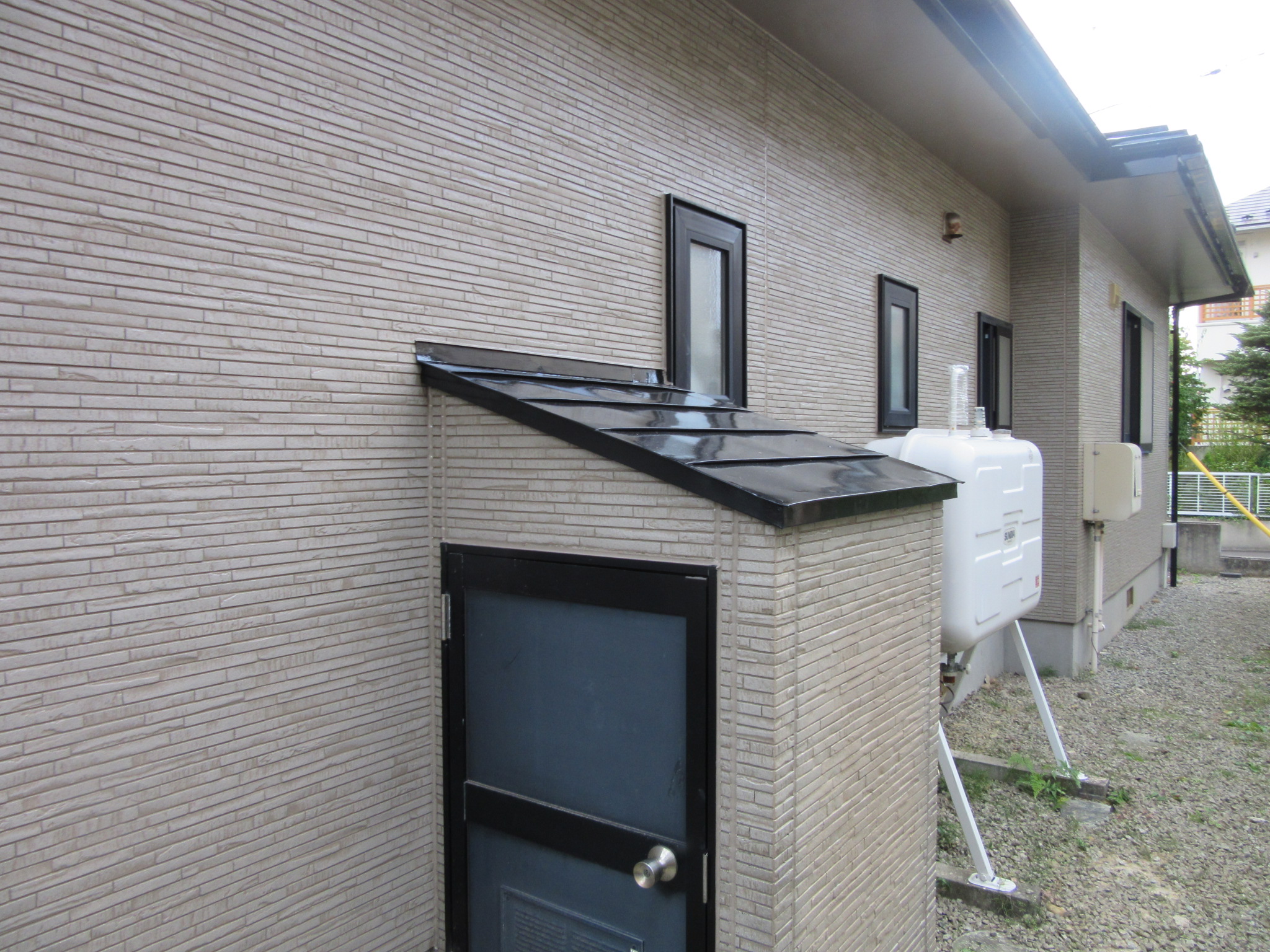 外壁屋根の塗装工事完工（秋田市新藤田）