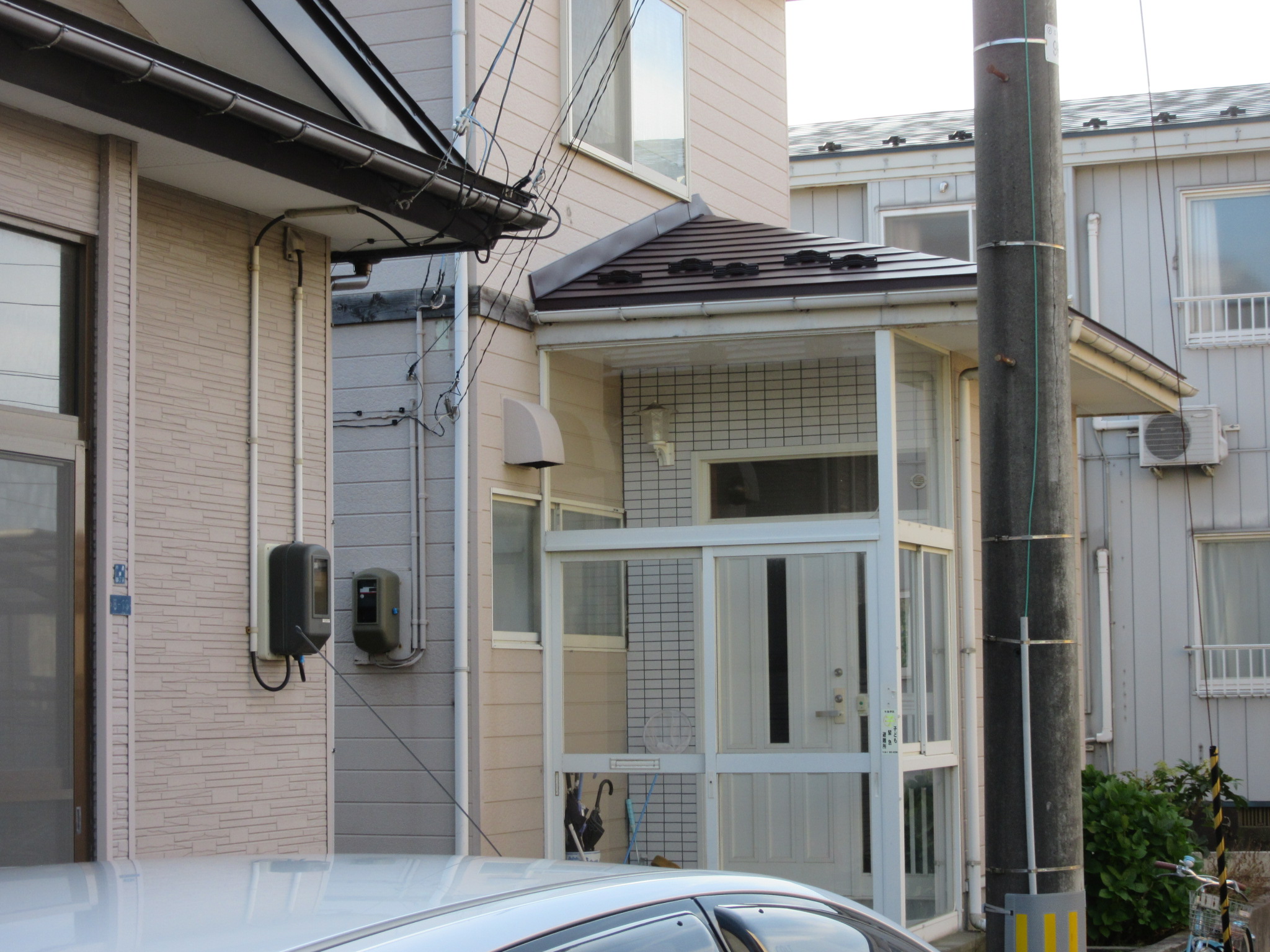 屋根の葺き替え、雨樋補修工事完工（秋田市牛島東）