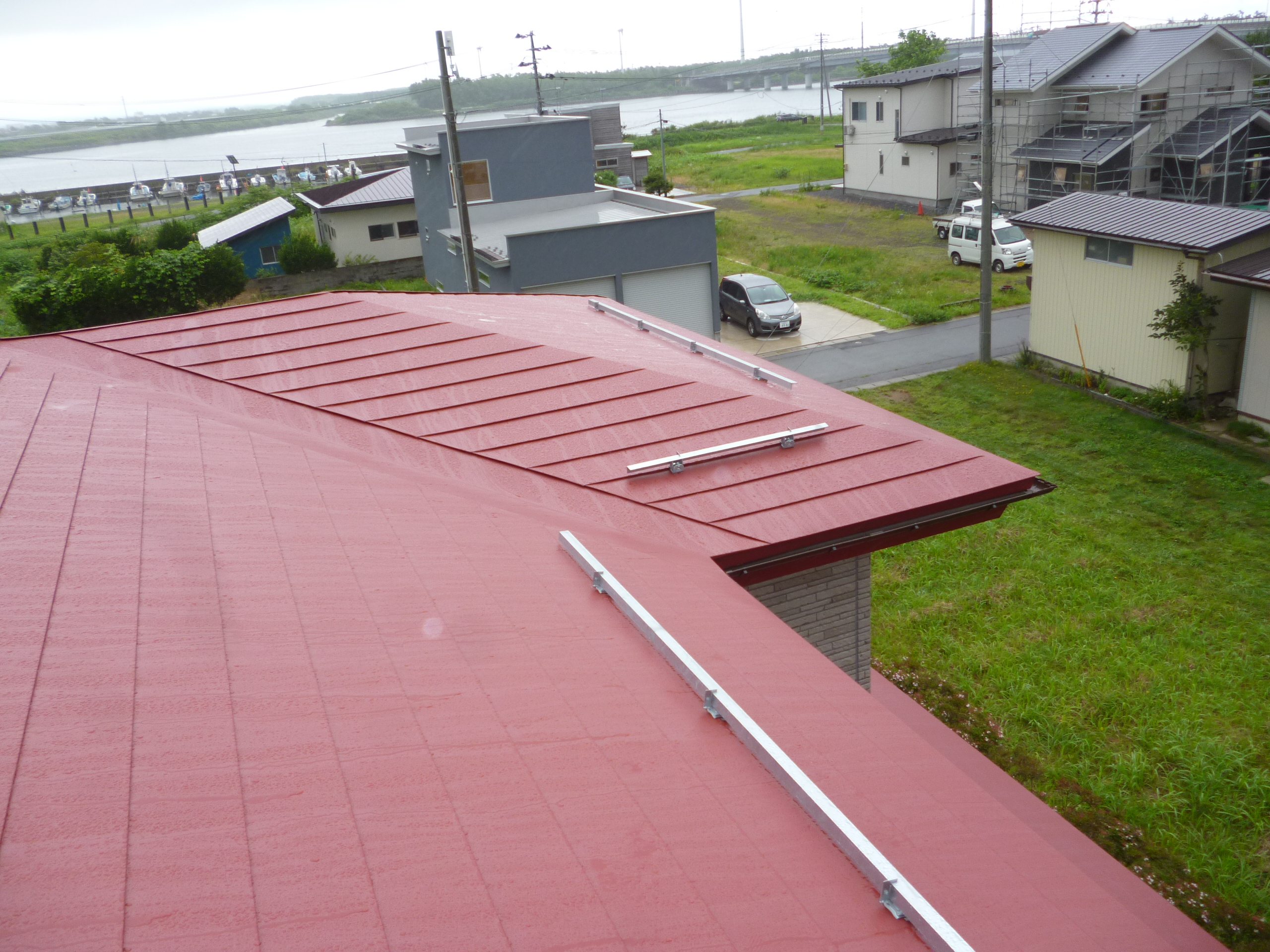 屋根カバー葺き、外壁の塗装工事完工（男鹿市船越）