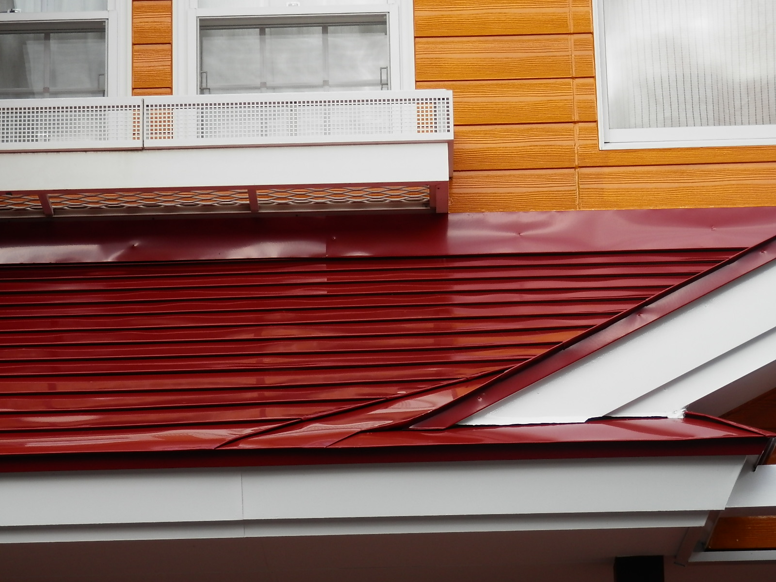 外壁屋根の塗装工事完工（秋田市）