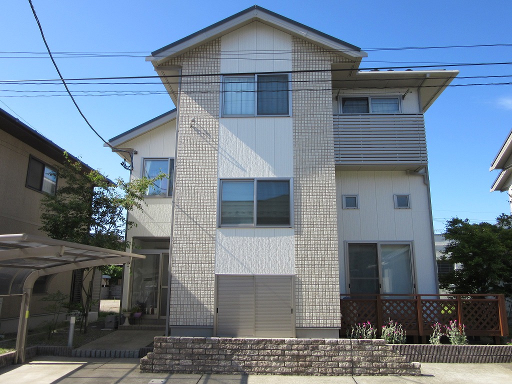 外壁屋根の塗装工事完工（秋田市土崎港中央）