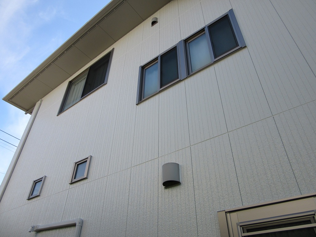 外壁屋根の塗装工事完工（秋田市土崎港中央）