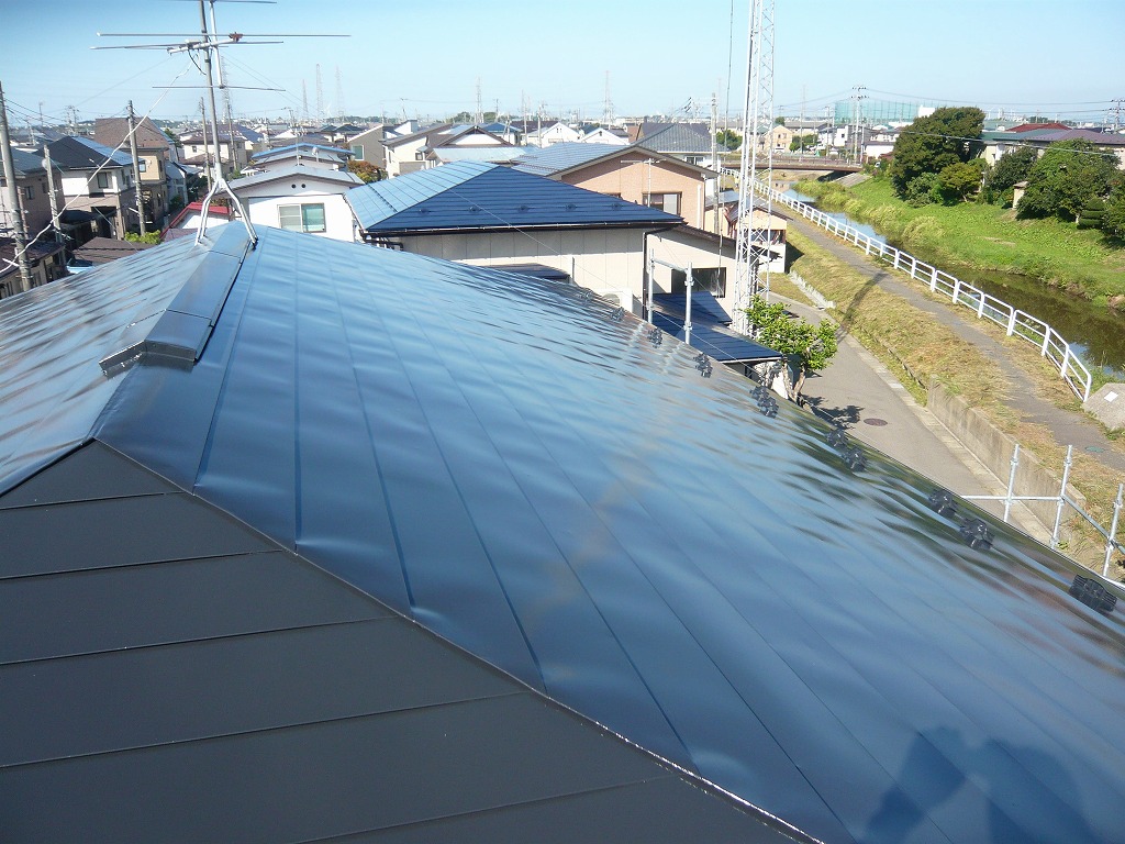 屋根破風の塗装工事完工(秋田市大住)