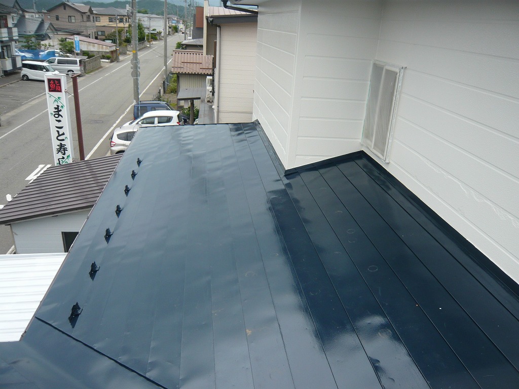 外壁屋根の塗装工事完工(秋田市寺内)